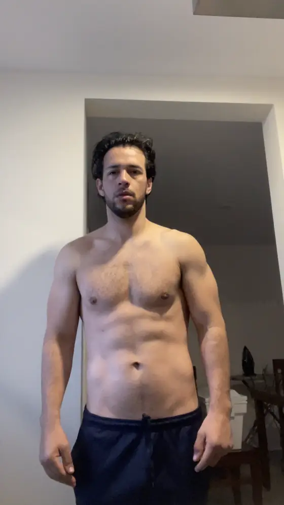 Gilberto Guerrero antes de su transformación, de frente